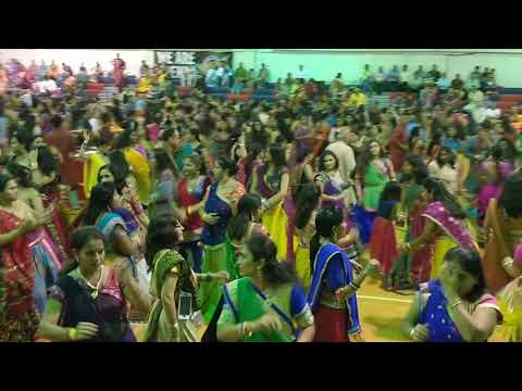 Garba Dandiya Raas - Tina Kundalia - Indian Live Band